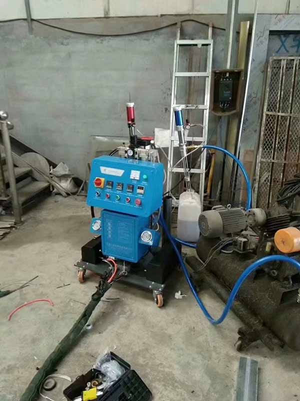 河南聚氨酯噴涂機(jī)(圖1) 河南聚氨酯噴涂機(jī)系列Q2600型