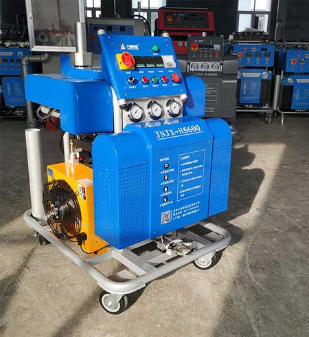 聚脲噴涂汽車底盤 聚脲噴涂機(jī)(圖2) 聚脲噴涂機(jī)JHJX-H5600施工設(shè)備