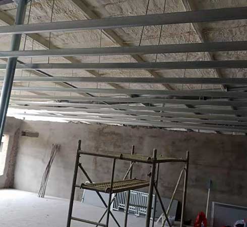 養(yǎng)殖場(chǎng)頂棚聚氨酯發(fā)泡(圖2) 養(yǎng)殖場(chǎng)頂棚聚氨酯發(fā)泡