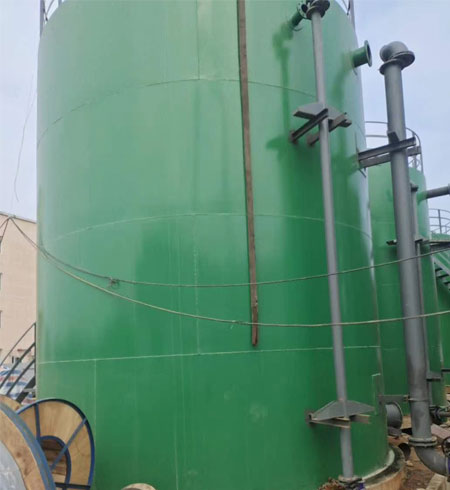 罐體底壁防腐防滲聚脲施工(圖2) 罐體底壁防腐防滲聚脲施工